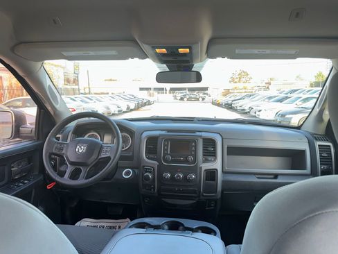 Used 2017 RAM 1500 Express AWD/4WD image 16
