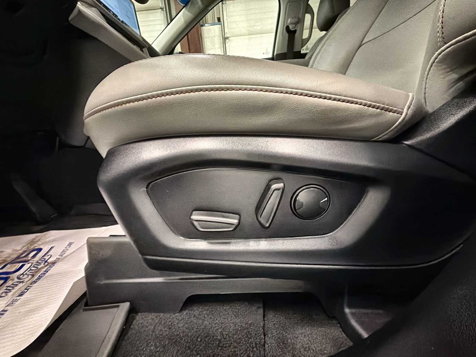 Used 2026 Ford Explorer Active w/ Active Comfort Package AWD/4WD image 14