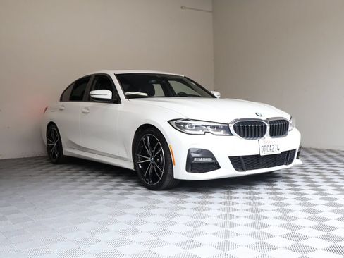 Used 2022 BMW 330i Sedan w/ M Sport Package RWD image 6