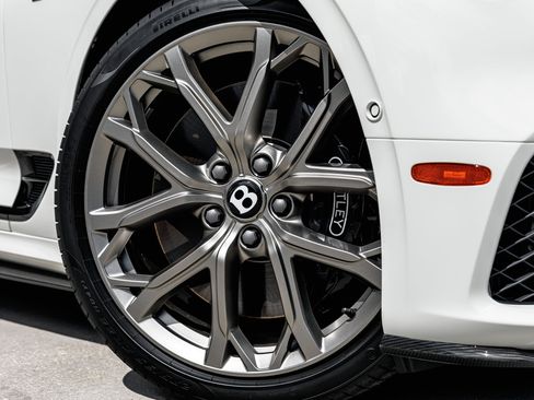 Used 2024 Bentley Continental GT V8 image 2