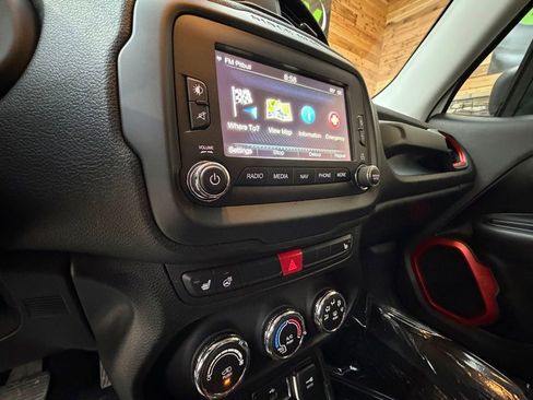 Used 2016 Jeep Renegade Trailhawk AWD/4WD image 18