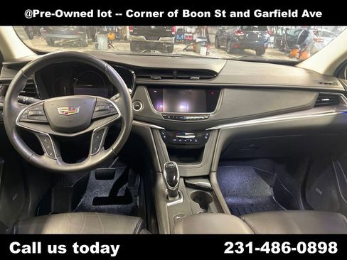 Used 2018 Cadillac XT5 Premium Luxury AWD/4WD image 18