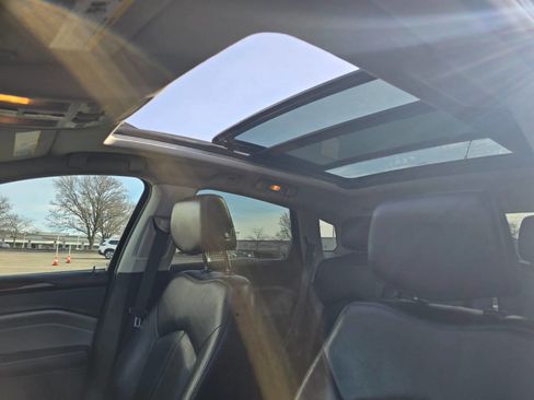 Used 2010 Cadillac SRX Premium image 19