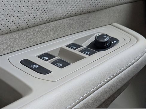 New 2026 Volkswagen Atlas SE image 34