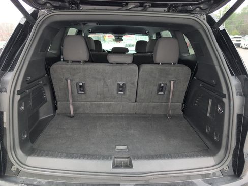 Used 2025 GMC Acadia Elevation image 7