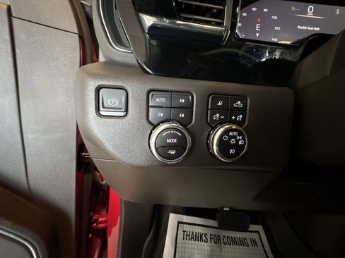 Used 2024 GMC Sierra 1500 SLT w/ SLT Convenience Package image 17