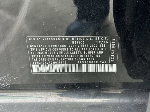 Used 2016 Volkswagen Golf S image 33