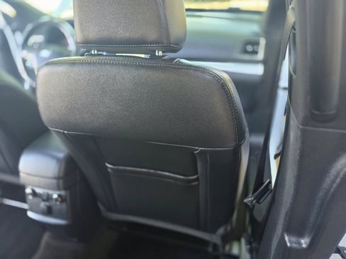 Used 2017 Ford Explorer XLT w/ Equipment Group 202A FWD image 34