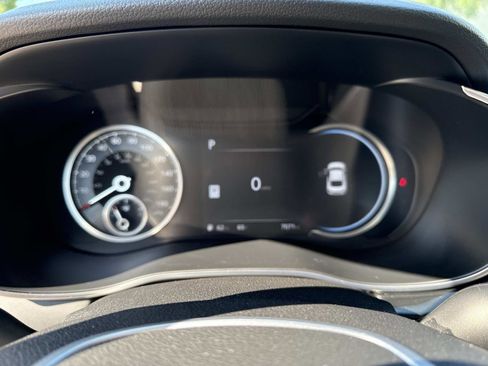 Used 2025 Genesis G70 2.5T image 28