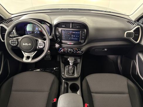 Used 2024 Kia Soul LX w/ Option Group 015 FWD image 32