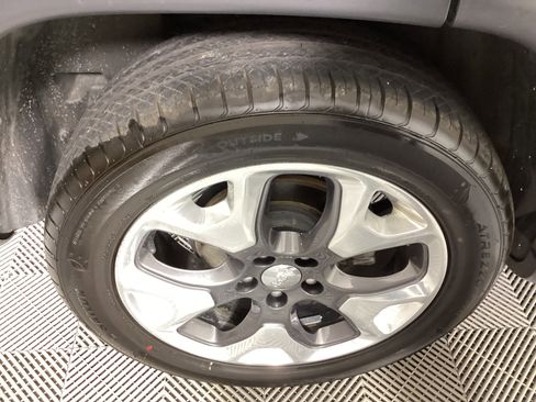 Used 2021 Jeep Compass Limited w/ Sun and Sound Group image 12