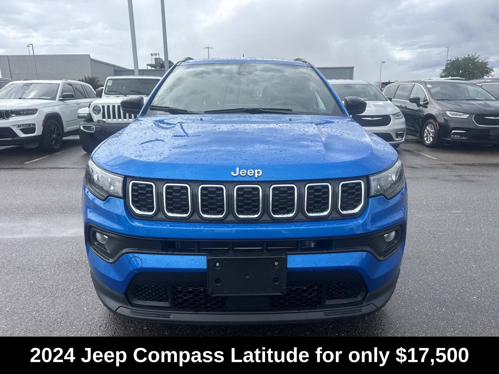 Used 2024 Jeep Compass Latitude AWD/4WD image 2