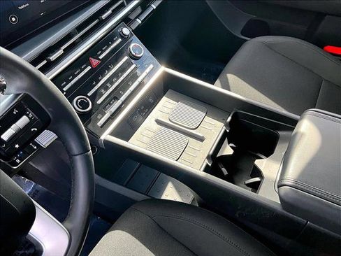 Used 2025 Hyundai Santa Fe SE image 15