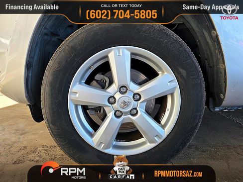 Used 2007 Toyota RAV4 2WD V6 w/ 3rd Row image 32