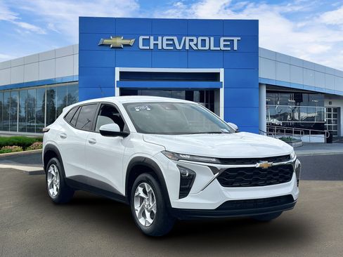 Certified 2024 Chevrolet Trax LS w/ LS Convenience Package FWD image 6