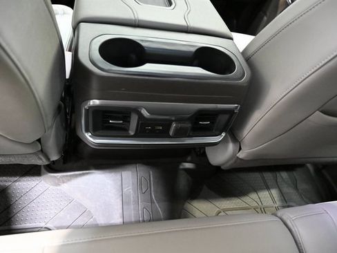 Used 2019 Chevrolet Silverado 1500 LTZ image 27