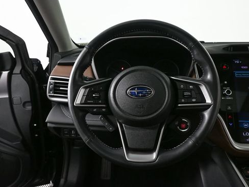 Used 2022 Subaru Outback Touring AWD/4WD image 2
