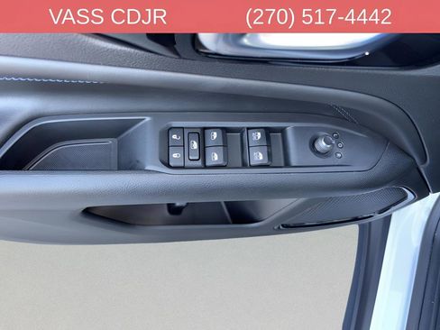 Used 2026 Jeep Compass Latitude w/ Quick Order Package 29K AWD/4WD image 11