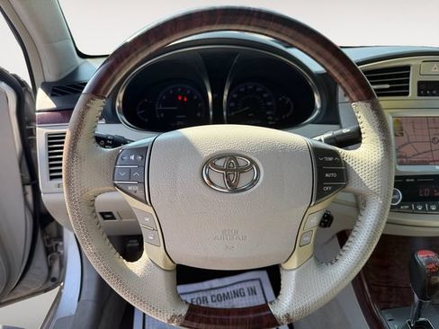 Used 2011 Toyota Avalon Limited FWD image 13