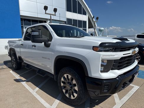 Used 2024 Chevrolet Silverado 2500 Custom w/ Custom Value Package AWD/4WD image 3