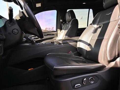 Used 2021 Cadillac Escalade Sport w/ Driver Assist Tech Package image 14