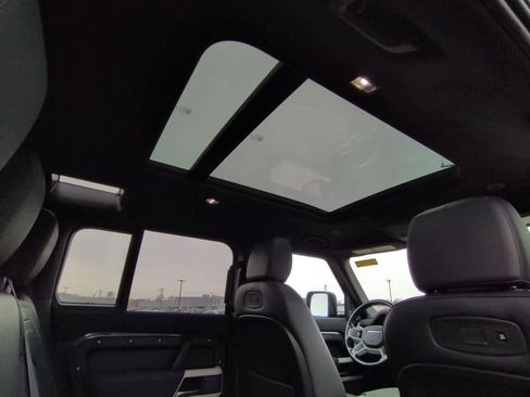 Used 2022 Land Rover Defender 110 SE image 23