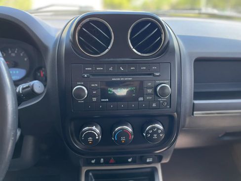 Used 2013 Jeep Compass Latitude image 20