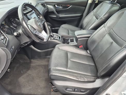 Used 2017 Nissan Rogue SL w/ SL Premium Package AWD/4WD image 12