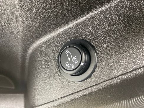 Used 2024 Chevrolet Equinox LT AWD/4WD image 28