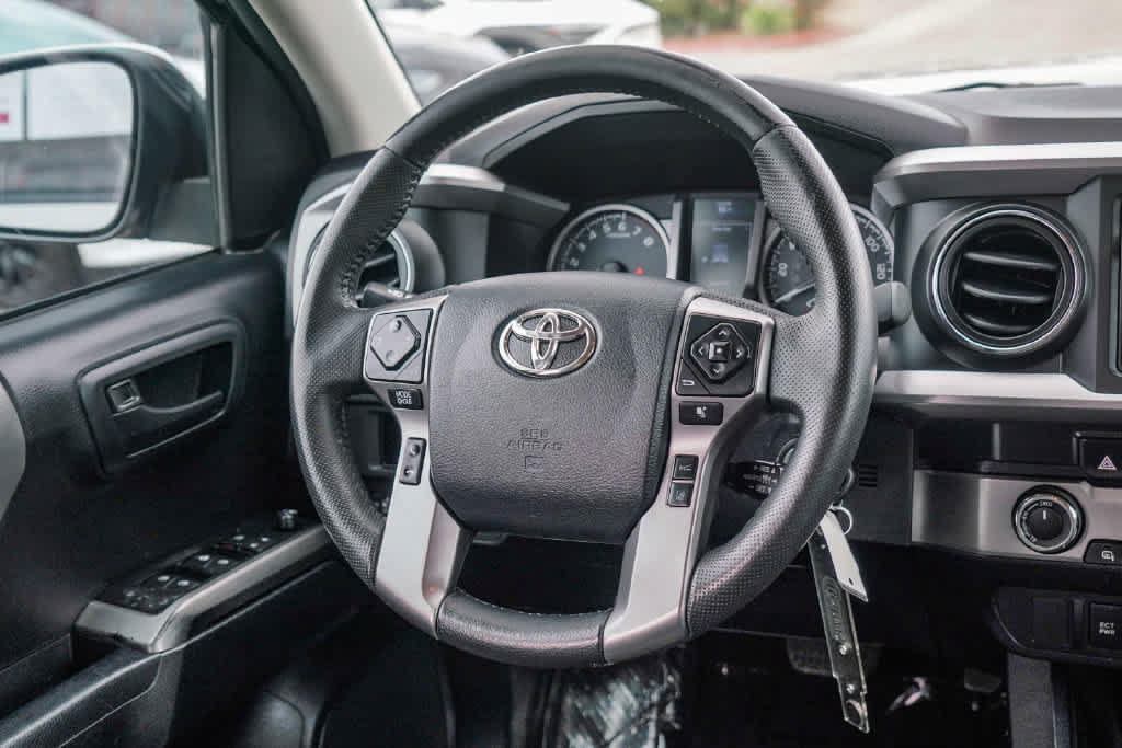 Used 2019 Toyota Tacoma SR5 AWD/4WD image 14
