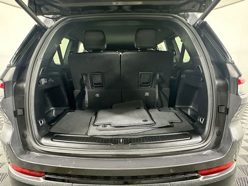 Used 2023 Jeep Grand Cherokee L Laredo image 29