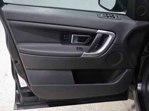 Used 2017 Land Rover Discovery Sport HSE image 12