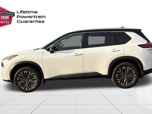 Used 2025 Nissan Rogue SL w/ Tech Package AWD/4WD image 2