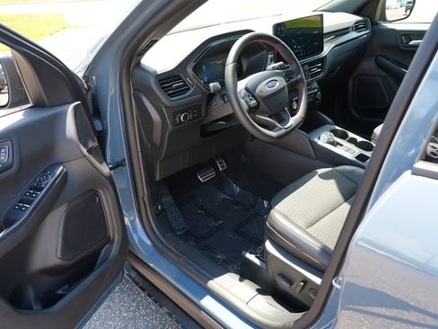 Used 2023 Ford Escape ST-Line w/ Tech Pack #1 AWD/4WD image 15