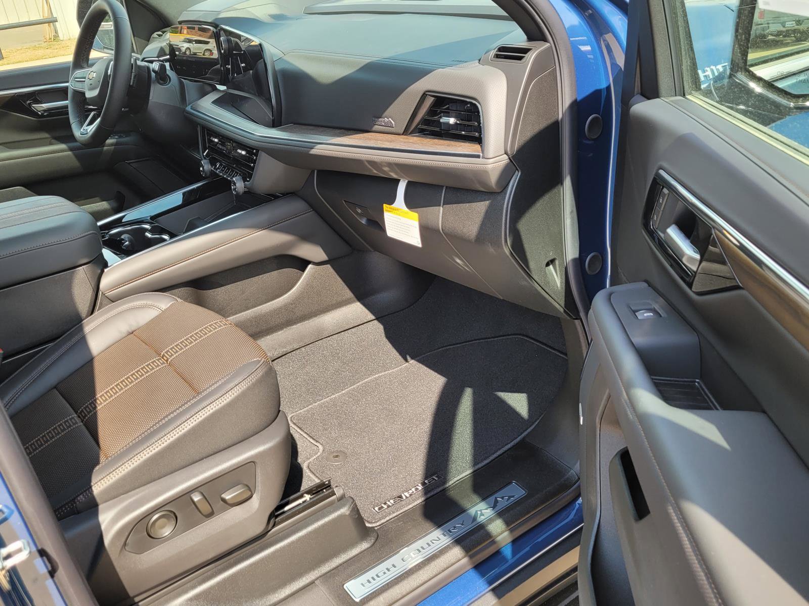 New 2026 Chevrolet Tahoe High Country w/ Sun And Tow Package AWD/4WD image 6