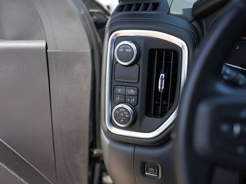 Used 2021 GMC Sierra 1500 SLT RWD image 18