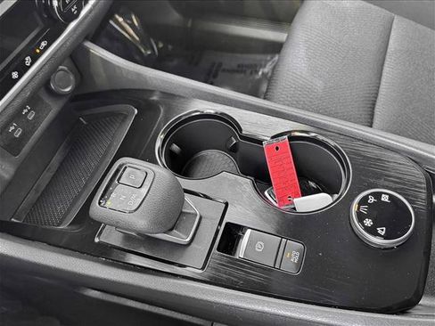 Used 2024 Nissan Rogue SV image 16