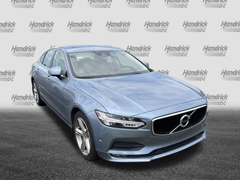Used 2017 Volvo S90 T5 Momentum w/ Convenience Package FWD image 3