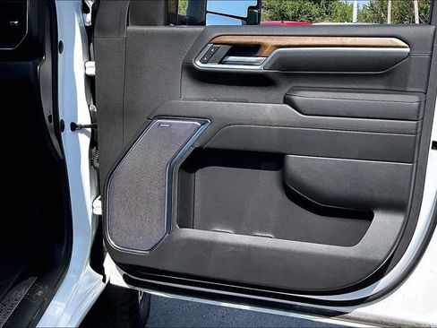 Used 2024 Chevrolet Silverado 2500 High Country AWD/4WD image 28