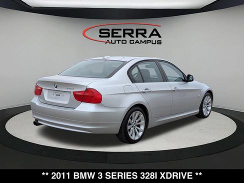 Used 2011 BMW 328i xDrive Sedan AWD/4WD image 12