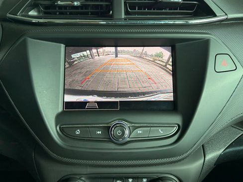 Used 2023 Chevrolet TrailBlazer LS FWD image 18