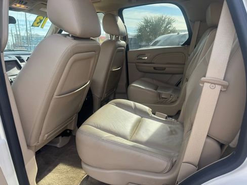 Used 2013 Cadillac Escalade Premium image 9