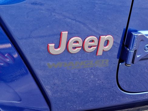 Certified 2019 Jeep Wrangler Unlimited Rubicon w/ Dual Top Group image 30