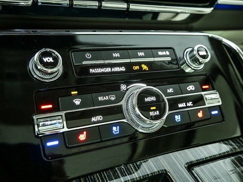 Used 2023 Lincoln Navigator Black Label image 16