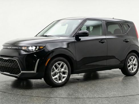 Used 2025 Kia Soul LX w/ LX Technology Package image 3
