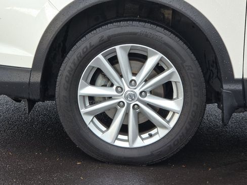 Used 2017 Nissan Rogue Sport SV image 37