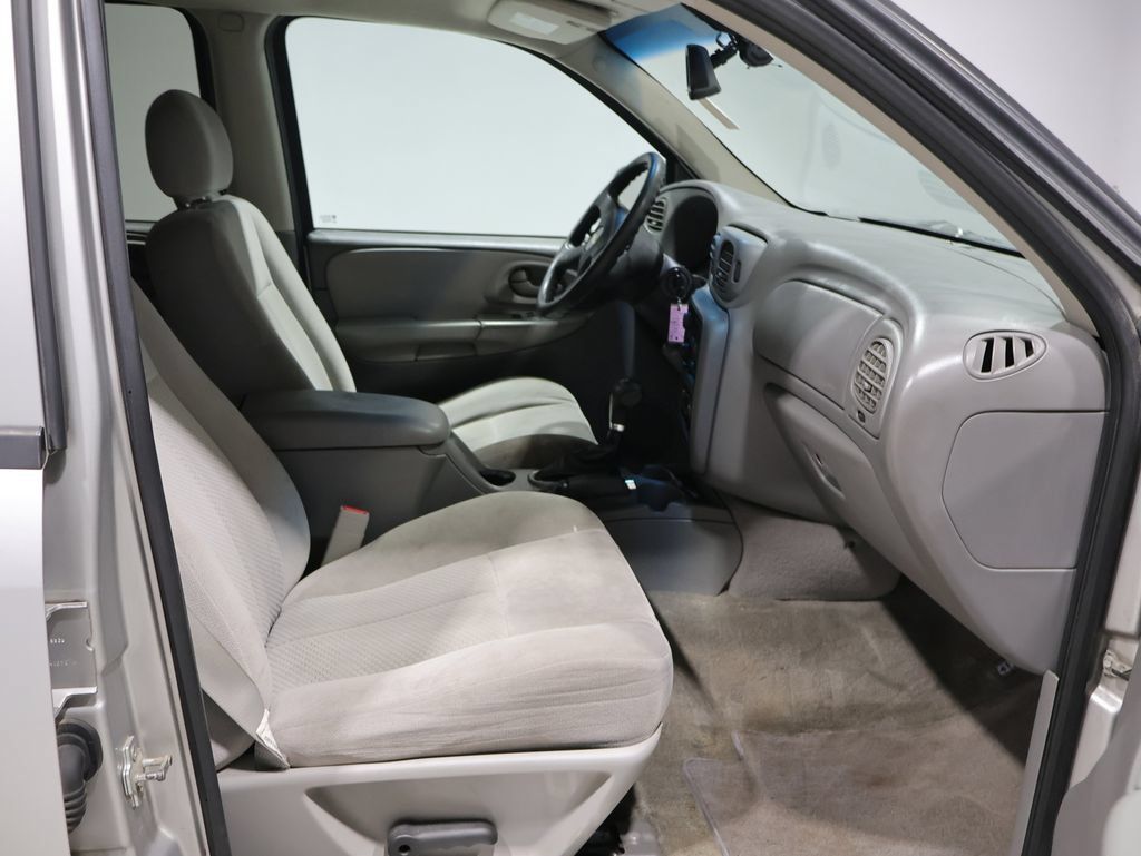 Used 2008 Chevrolet TrailBlazer 4WD image 11