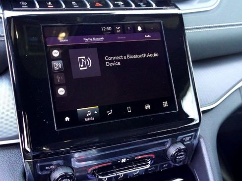 New 2025 Jeep Grand Cherokee Laredo image 12