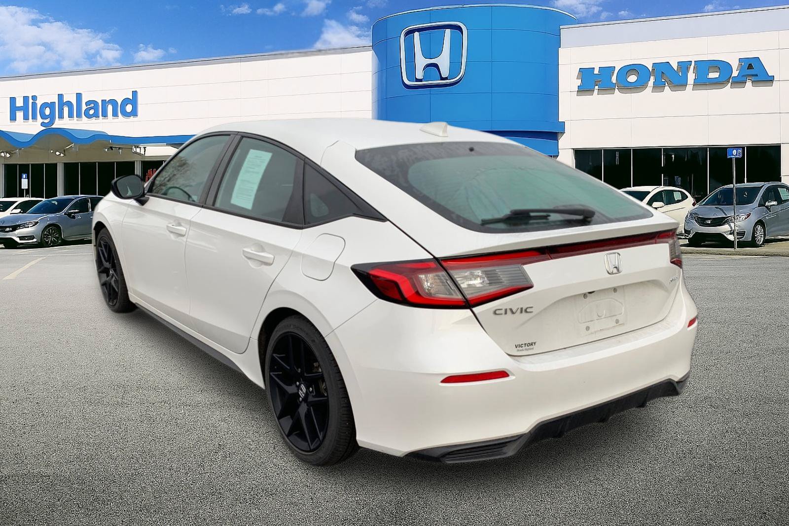 Used 2023 Honda Civic Sport image 3