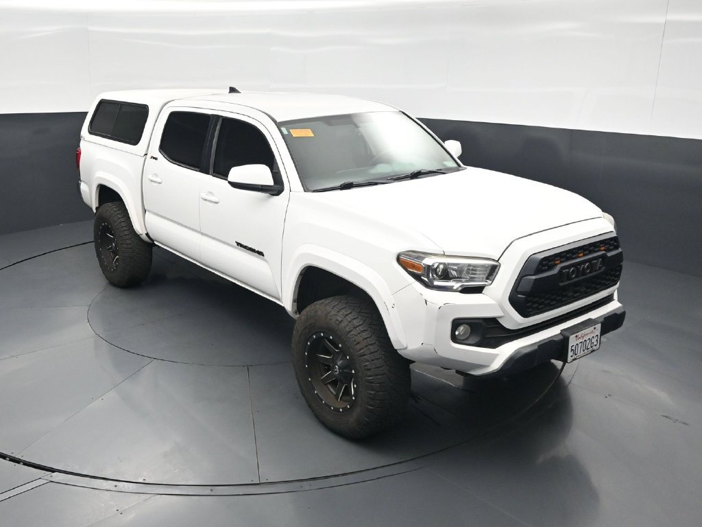 Used 2017 Toyota Tacoma SR5 w/ Tow Package AWD/4WD image 34